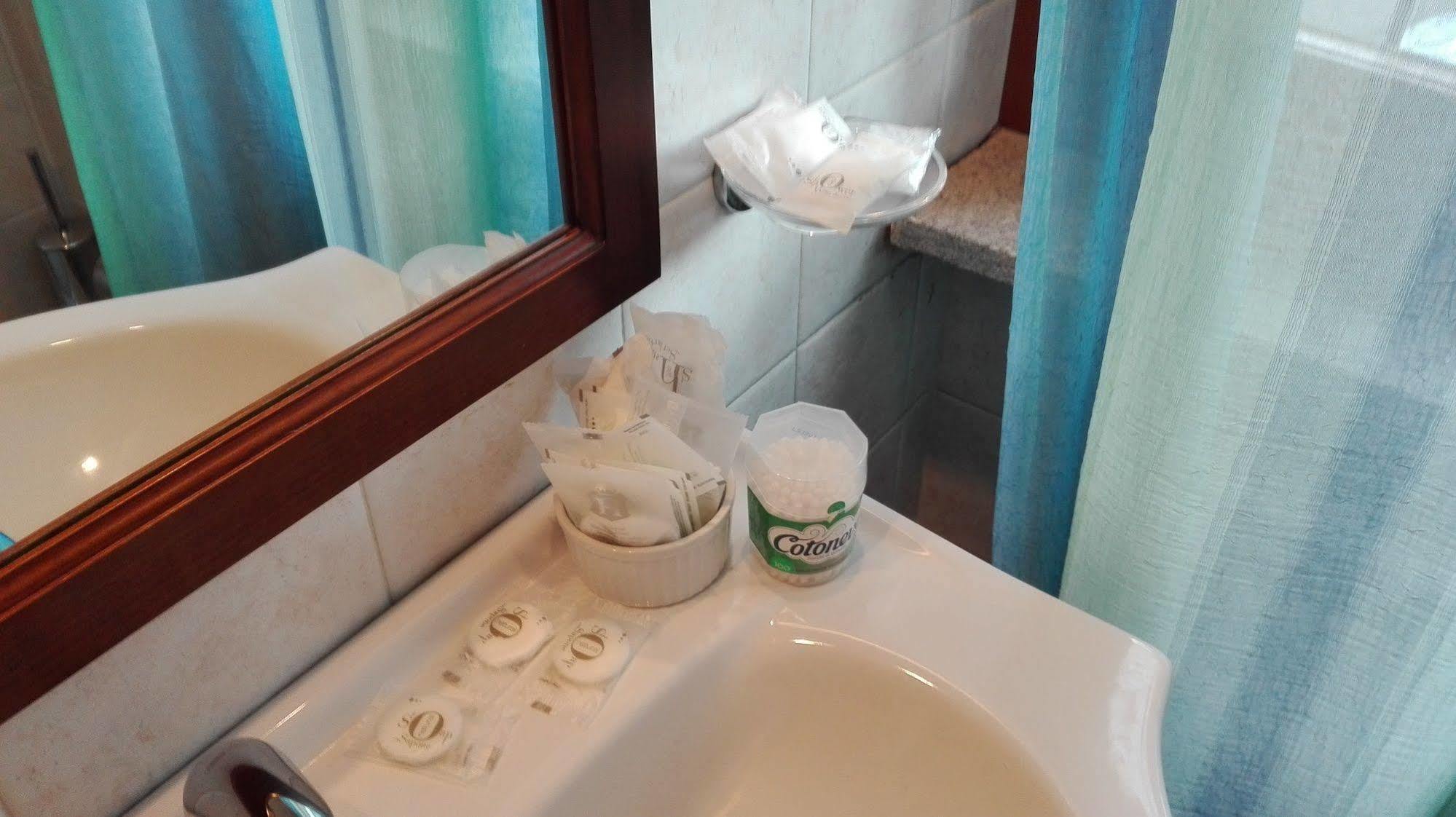 Residence Il Pino Саронно Экстерьер фото
