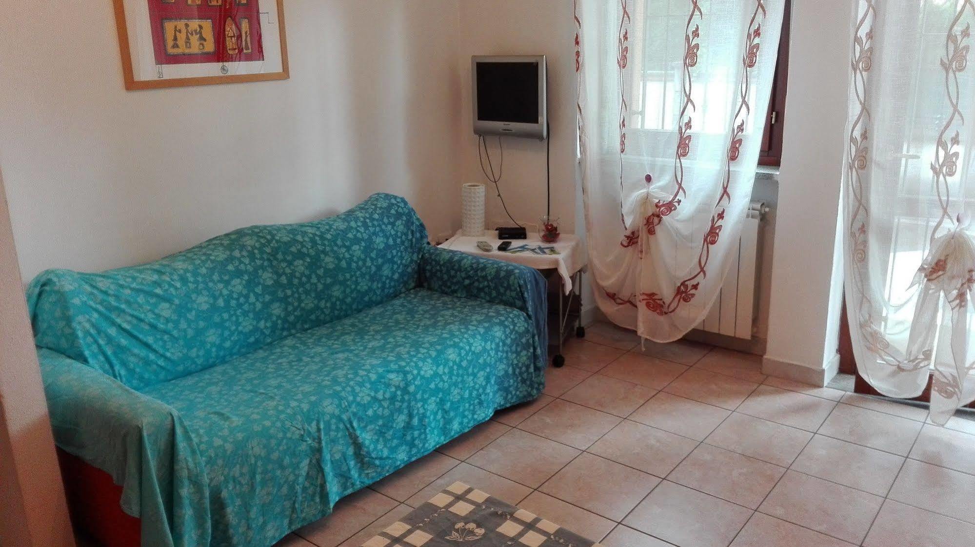 Residence Il Pino Саронно Экстерьер фото
