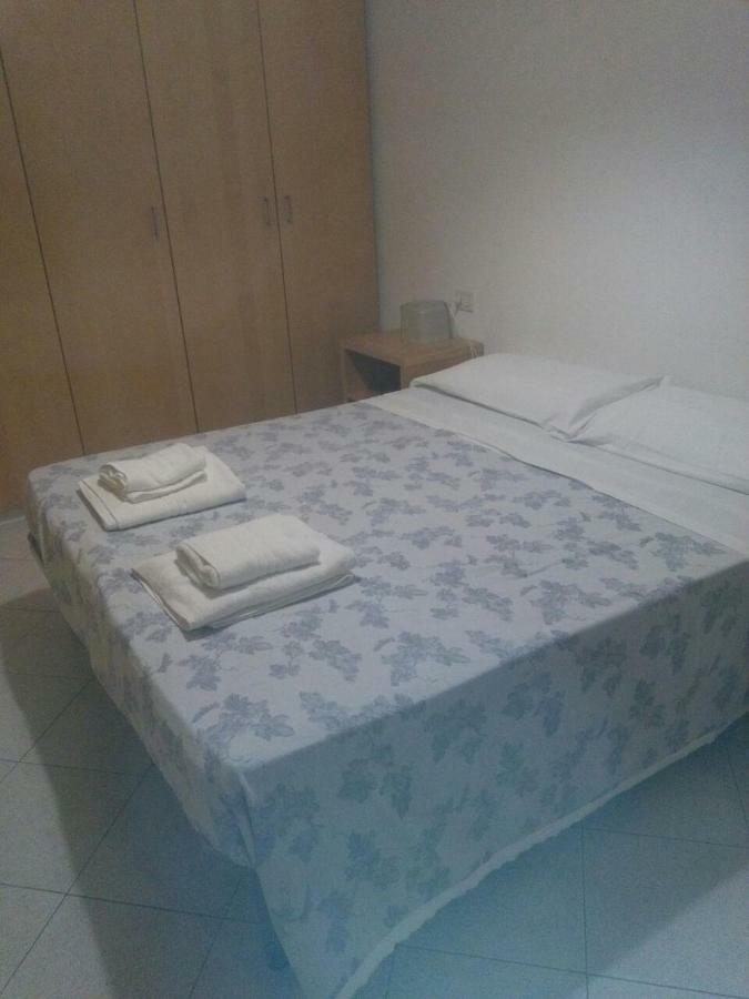 Residence Il Pino Саронно Экстерьер фото